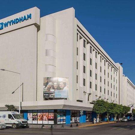 Wyndham Executivo Кульякан Екстер'єр фото